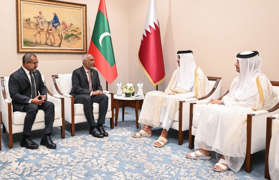 ޤަތަރުގެ އަސްކަރީ ހެލިކޮޕްޓަރެއް ވެއްޓުނު ޙާދިސާއާ ގުޅިގެން، އެ ޤައުމުގެ އަމީރަށް ރައީސުލްޖުމްހޫރިއްޔާ ތައުޒިޔާ ފޮނުއްވައިފި