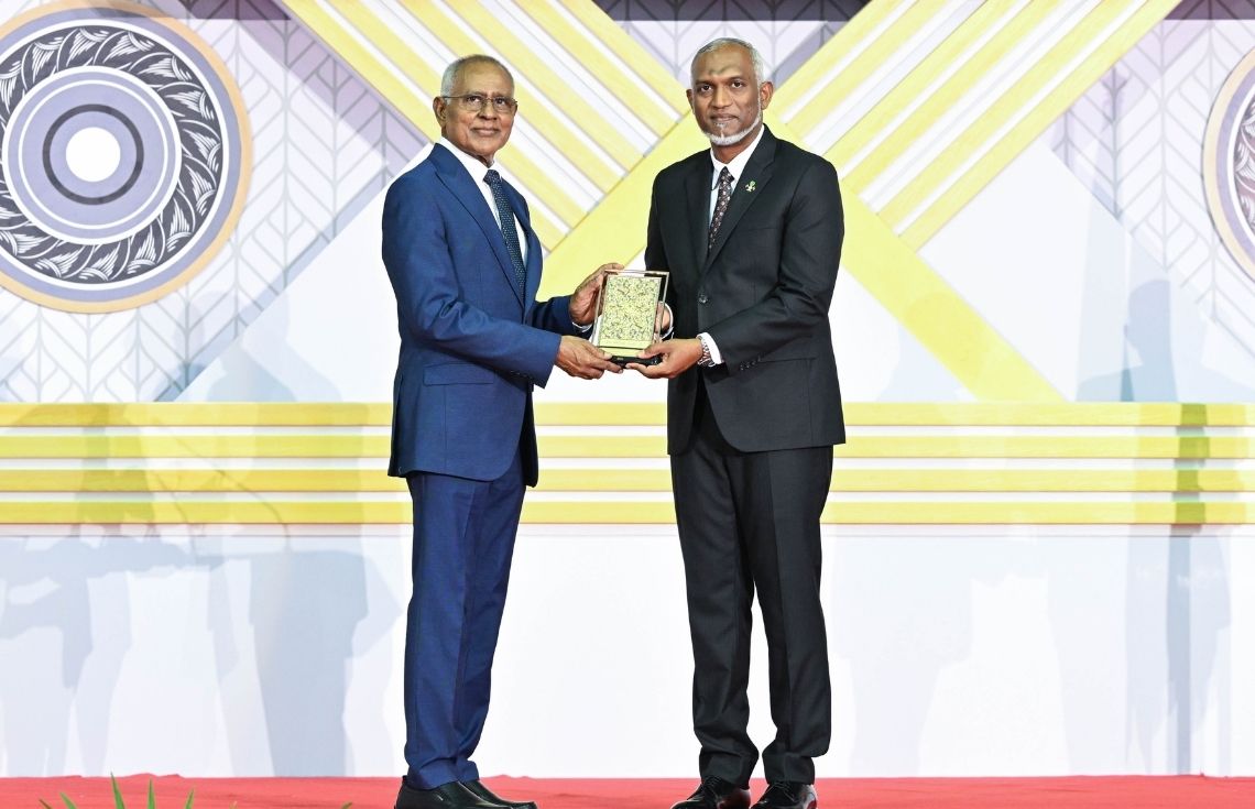 މިއަދު ނިޔާވި ފުލުހުންގެ ކުރީގެ ޑީސީޕީ ޢަބްދުއްޝަކޫރަކީ ތަޖުރިބާކާރު ހަރުދަނާ ދިވެހި ދަރިއެއް: ރައީސް