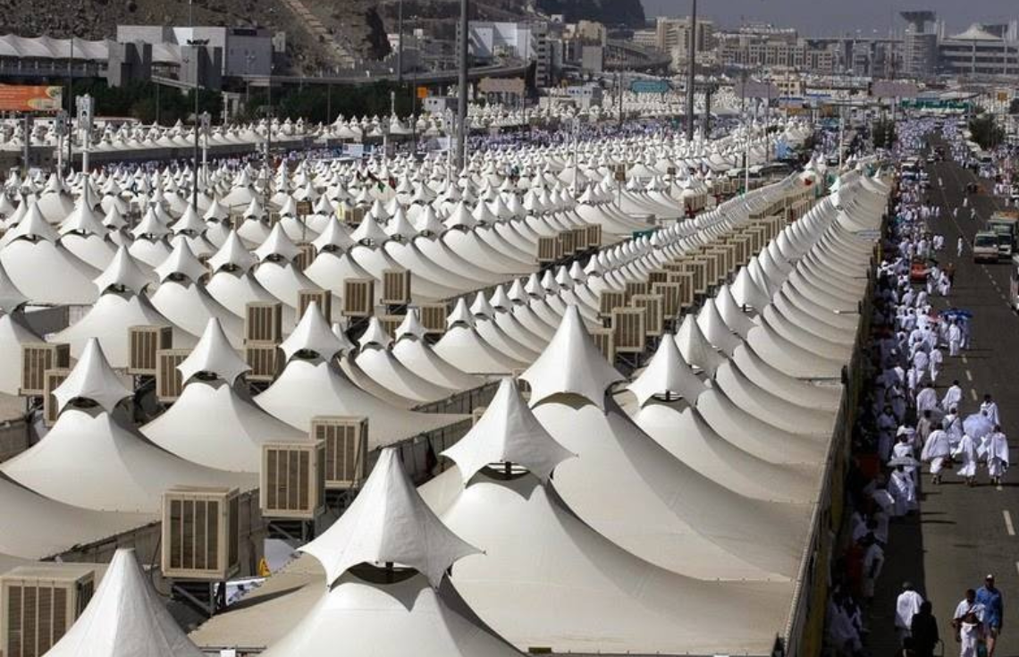 ޙައްޖު މޫސުމަށް ތައްޔާރުވުމަށް މިނާގައި ދިވެހިން ތިބޭ ފޭލިގެތަށް ތައްޔާރުކުރަން ފަށައިފި