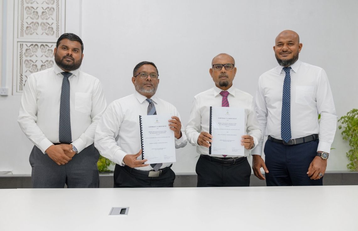 ހއ. މުރައިދޫ މަގުތައް ތަރައްޤީކުރުމުގެ މަޝްރޫޢު އަދި ބާރަށު ރިންގްރޯޑް ތަރައްޤީކުރުމުގެ މަޝްރޫޢުގެ އެއްބަސްވުމުގައި ސޮއިކޮށްފި