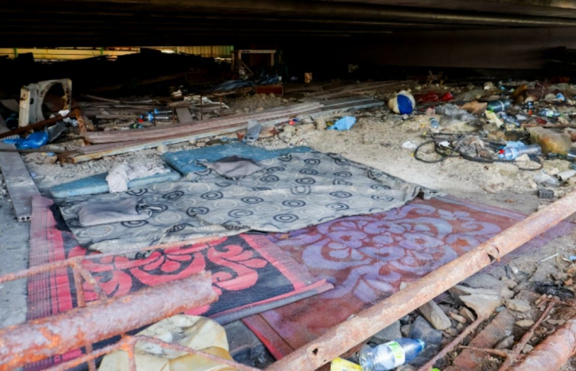 ސިނަމާލެ ބުރިޖު ދަށުގައި ބިދޭސީންތަކެއް ދިރިއުޅޭ މައްސަލައެއް ބަލަން ފަށައިފި