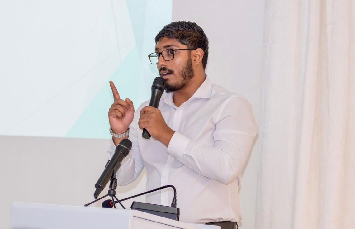 މިޤައުމު ދަރުވާލަން އުޅުނު ބަޔަކާ، ޤައުމު އާރާސްތުކުރަން އުޅޭ ވެރިއަކާ ހާސްބައި ތަފާތު: ޔައިޝް