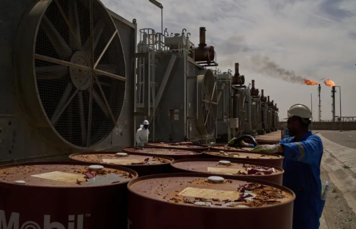 އެމެރިކާއިން އީރާނަށް އަރައިގަންނަން އުޅޭކަމުގެ ތުހުމަތާއެކު ތެލުގެ އަގު 116 ޑޮލަރަށް އުފުލިއްޖެ