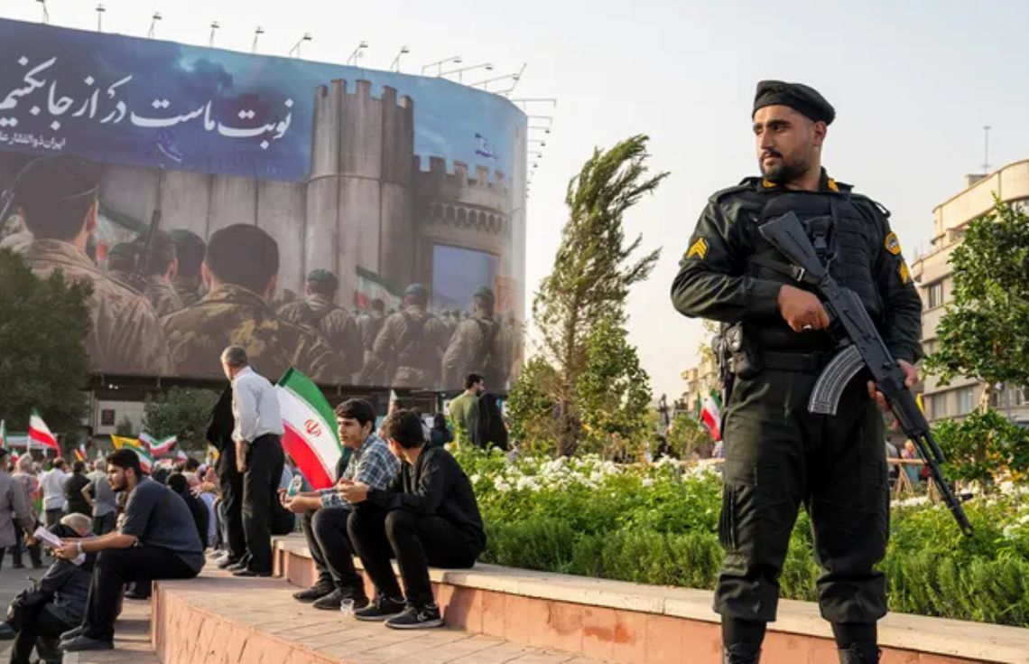 އީރާނުގެ ދާޚިލީ ސަލާމަތީ ނިޒާމު ބަލިކަށިކުރުމަށް އެމެރިކާ އާއި އިސްރާއީލުން 75 އަމާޒަކަށް ހަމަލާދީފި