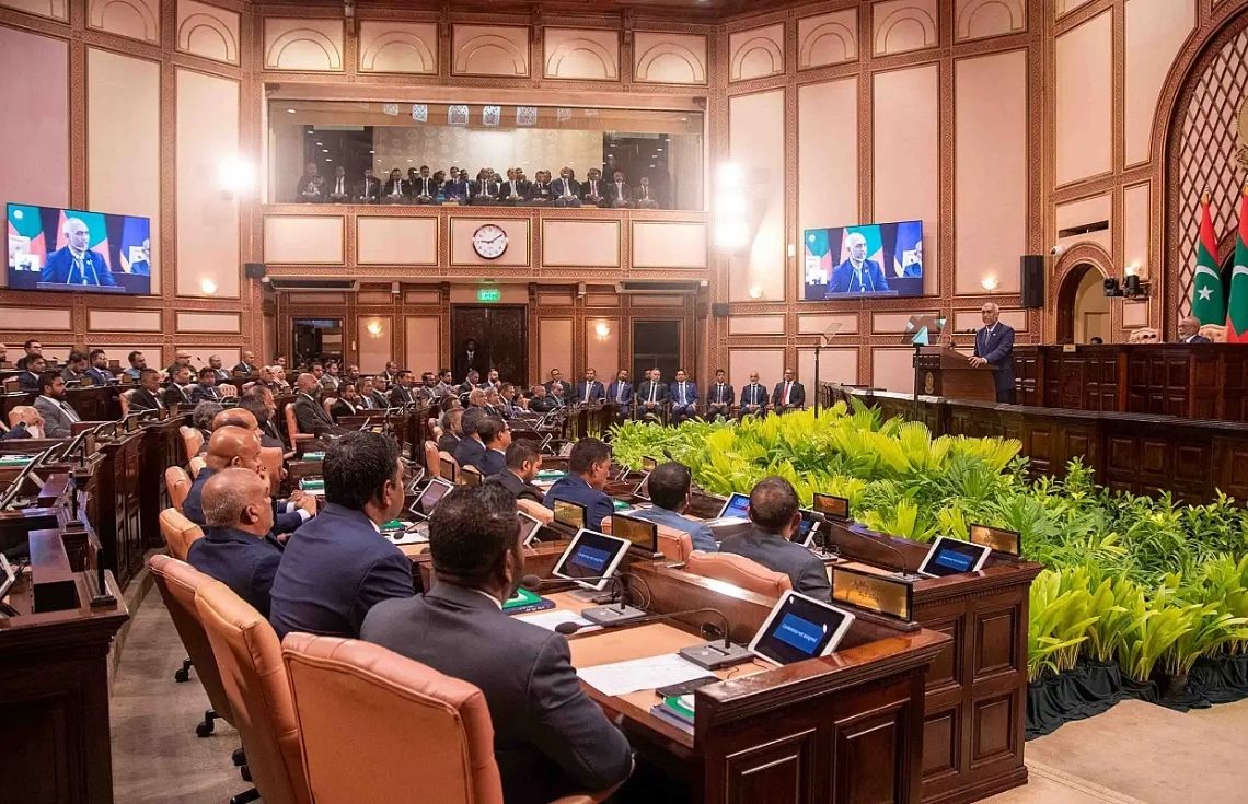 މަޖިލީހުގެ މި ދައުރުގެ ތެރޭގައި ރިކޯލް ވޯޓުގެ ބިލު ހުށަހަޅުއްވަން މަސައްކަތްކުރައްވާކަމަށް ރައީސުލްޖުމްހޫރިއްޔާ ވިދާޅުވެއްޖެ