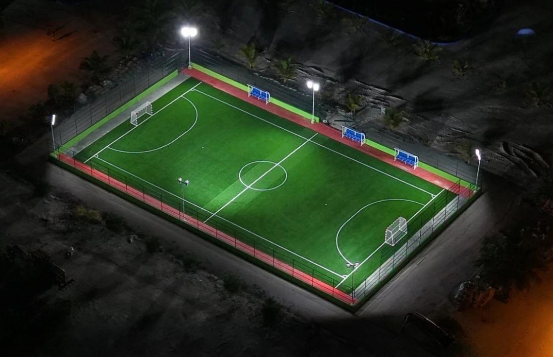 އދ. ދިއްދޫގައި މި ސަރުކާރުން ތަރައްޤީކުރަން ފެށި ފުޓްސަލް ދަނޑުގެ މަސައްކަތްތައް ނިންމާލައިފި