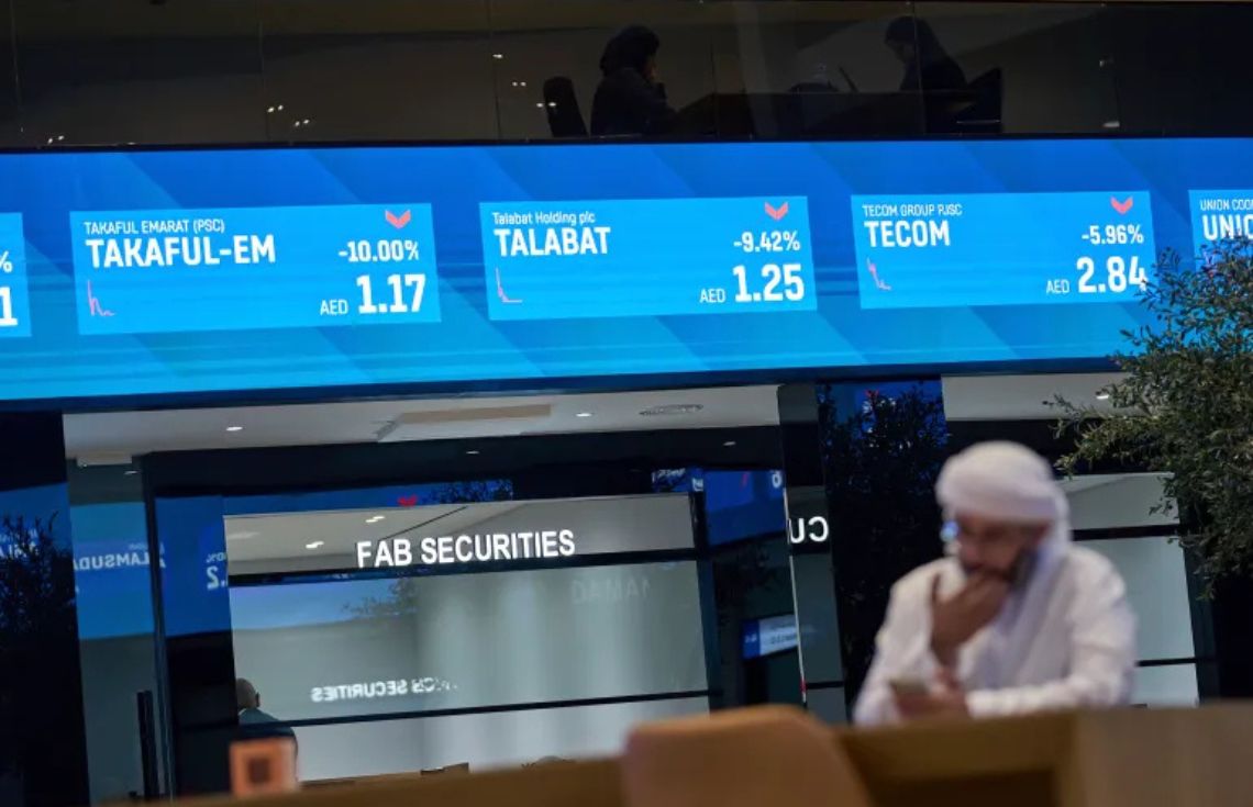 އީރާނާ ދެކޮޅަށް ކުރާ ހަނގުރާމައިގެ ސަބަބުން ދުބާއީ އާއި އަބޫދާބީގެ ހިއްސާގެ ބާޒާރުން 120 ބިލިއަން ޑޮލަރު ގެއްލިއްޖެ