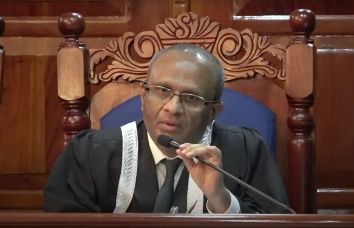 އިލެކްޝަންސް ކޮމިޝަނާމެދު ދެއްކުނު ދޮގު ވާހަކަތަކަށް ޙުސްނުއްސުޢޫދު މަޢާފަށް އެދެފި