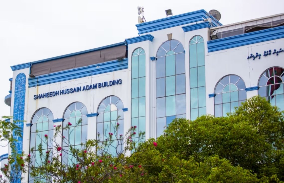 ގަލޮޅޮ ކަންމަތީގައި ހުންނަ ގޭގައި ހިނގާފައިވަނީ އަމިއްލައަށް މަރުވުމުގެ ޙާދިސާއެއް: ފުލުހުން