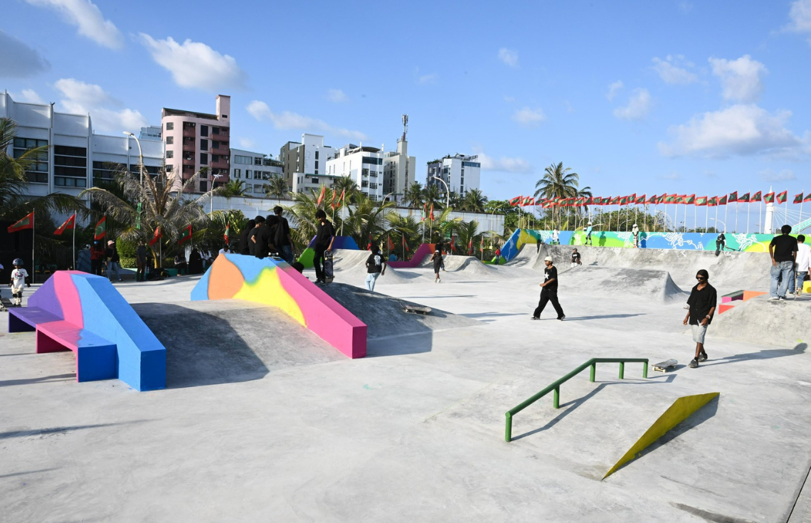 އުސްފަސްގަނޑުގައި ތަރައްޤީކުރި ސްކޭޓް ޕާރކް އެރީނާ ހުޅުވައިފި