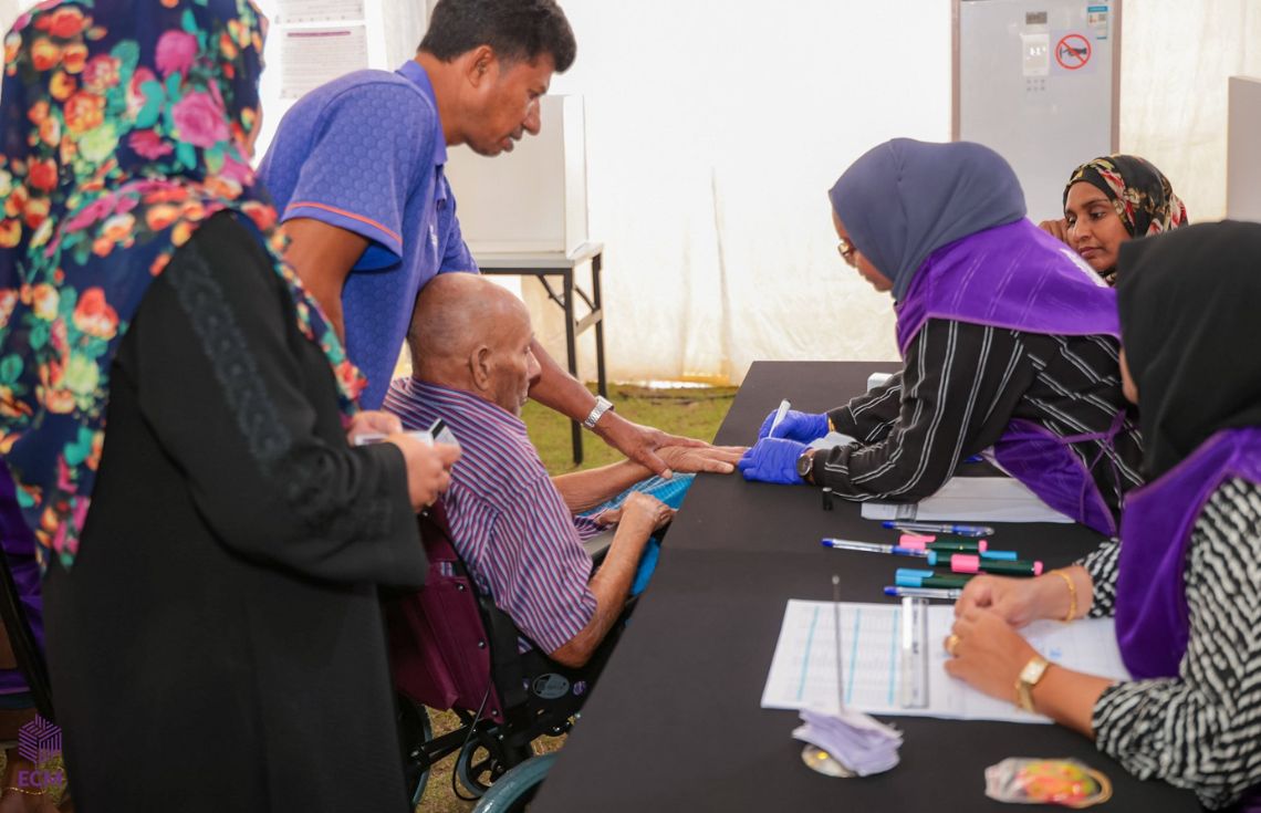 މެންދުރު 2:00 އާ ހަމައަށް 1.3 ލައްކައަށްވުރެ ގިނަ މީހުން ވޯޓުލައިފި