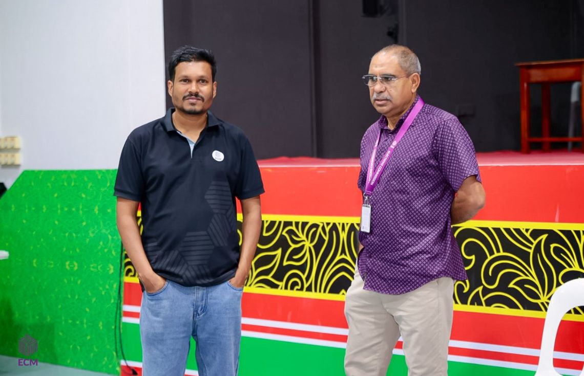 ވޯޓާ ގުޅިގެން މިހާތަނަށް ވޯޓާ ގުޅޭ ބޮޑު ޝަކުވާއެއް  އައިސްފައި ނުވޭ: އީސީ ރައީސް ޒާހިދު