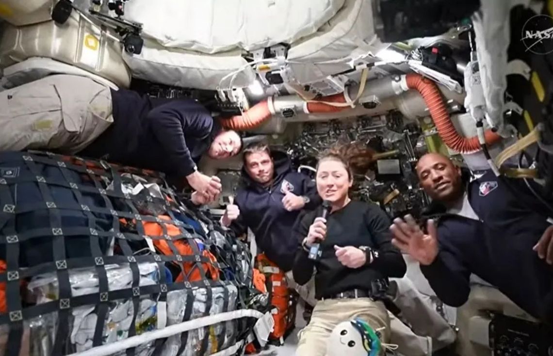 ފާޚާނާގެ މައްސަލައާ އެކުވެސް އާޓެމިސް 2 ގެ ތާރީޚީ ދަތުރު ކުރިއަށް