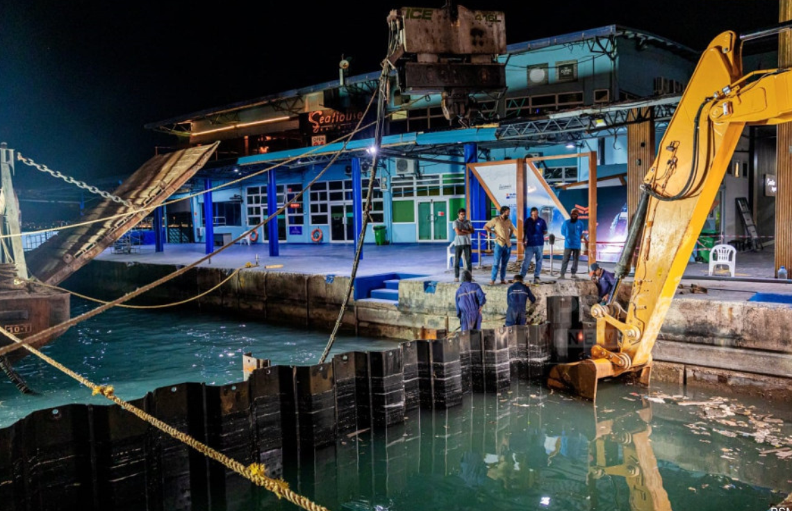 ބޮޑުތަކުރުފާނު މަގުގެ މަސައްކަތް: 143 މީޓަރުގެ ސަރަޙައްދެއްގައި ޝީޓްޕައިލްކޮށް ނިންމައިފި