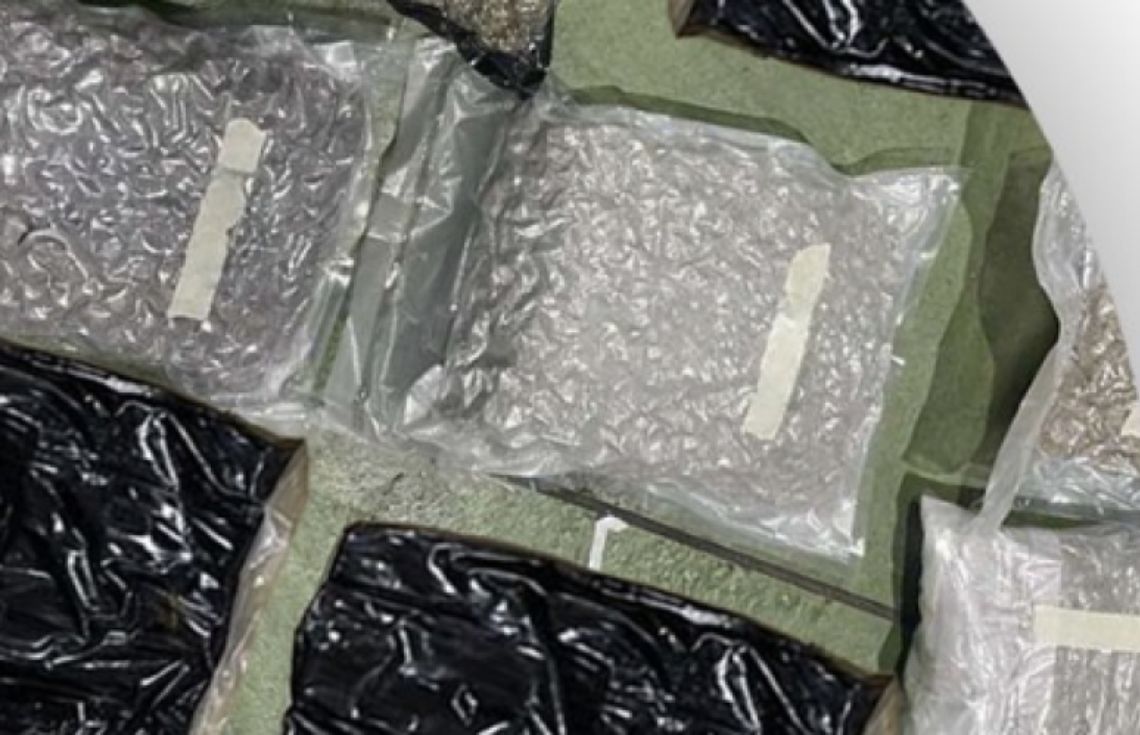 ވައިގެމަގުން ރާއްޖެ އެތެރެކުރަން އުޅުނު 2 ކިލޯއަށްވުރެ ގިނަ މަސްތުވާތަކެތި އަތުލައިގެންފި