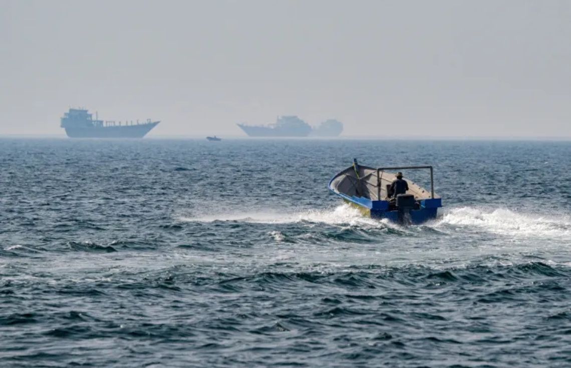 އެމެރިކާ އާއި އީރާނުން ހަނގުރާމަ ހުއްޓާލުމަށް އެއްބަސްވި ނަމަވެސް ހޯރްމޫޒް ކަނޑުއޮޅީގެ ދަތުރުފަތުރުތައް އަދިވެސް އޮތީ ހުއްޓިފައި