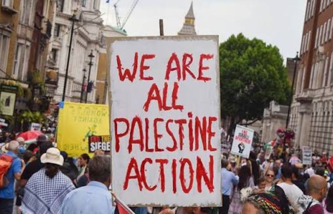 ލަންޑަނުގައި ފަލަސްތީނަށް ތާއީދުކޮށް ކުރި މުޒާހަރާއަކުން 500 އަށްވުރެ ގިނަ މީހުން ހައްޔަރުކޮށްފި