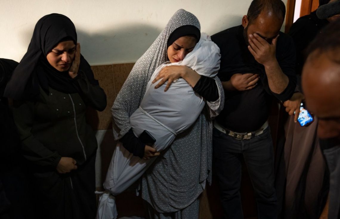 އިސްރާއީލުން ޣައްޒާއަށް ދިން ހަމަލާތަކެއްގައި 11 މީހުން ޝަހީދުވެއްޖެ، އޭގެ ތެރޭގައި ދެ ކުޑަކުދިން ހިމެނޭ