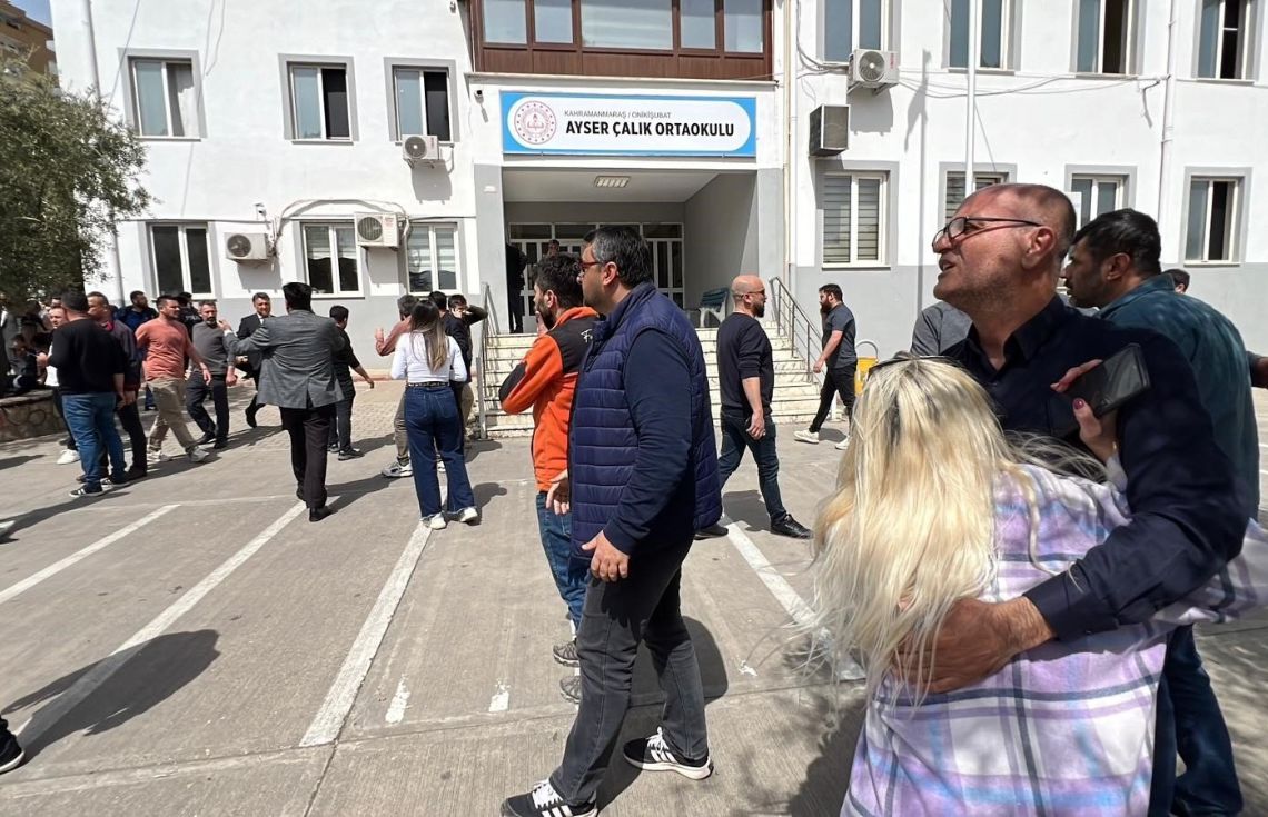 ތުރުކީގެ ސްކޫލެއްގައި ބަޑިން ހަމަލާދީ 9 މީހުން މަރާލައިފި