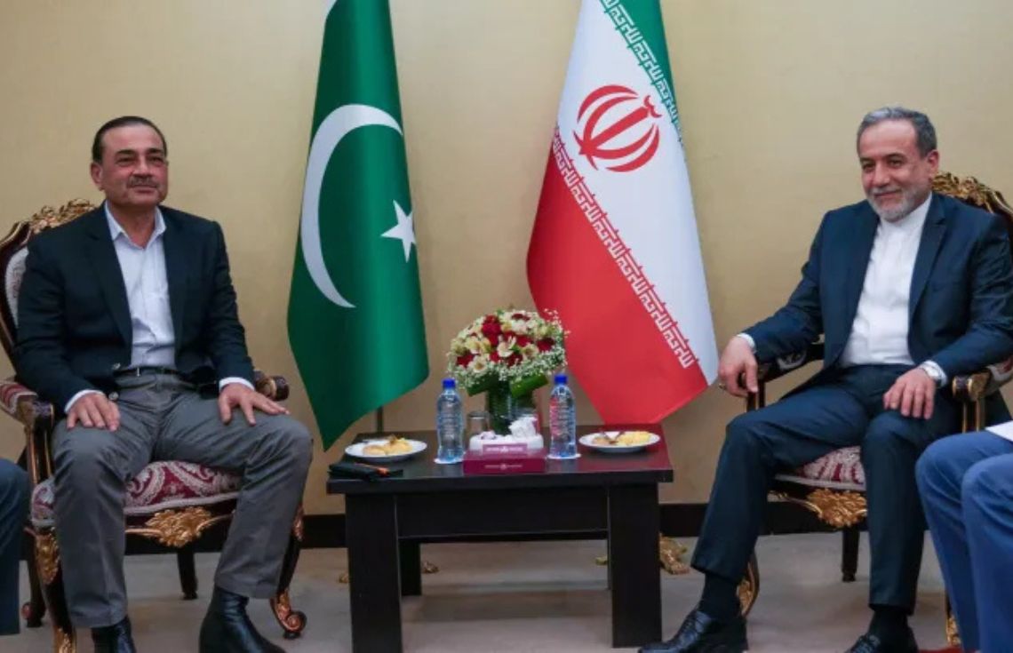 ޕާކިސްތާނުގެ މެދުވެރިވުމާއެކު އެމެރިކާ އާއި އީރާނުގެ މަޝްވަރާތަކުން ބޮޑު ކުރިއެރުމެއް ލިބޭނެ ކަމުގެ އުންމީދު ބޮޑުވެއްޖެ