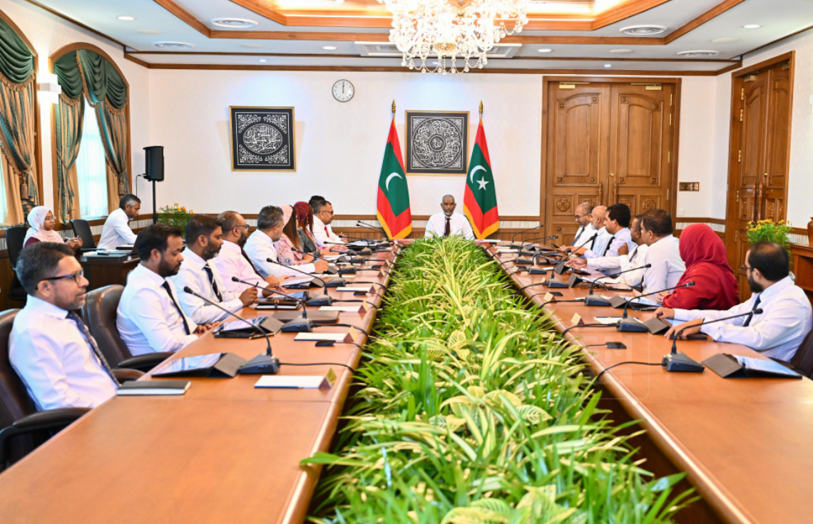 މެދުއިރުމަތީގެ ހަމަނުޖެހުންތަކާ ގުޅިގެން އުފެއްދެވި ވަޒީރުންގެ ކޮމެޓީއަށް ބަދަލުގެންނަވައިފި