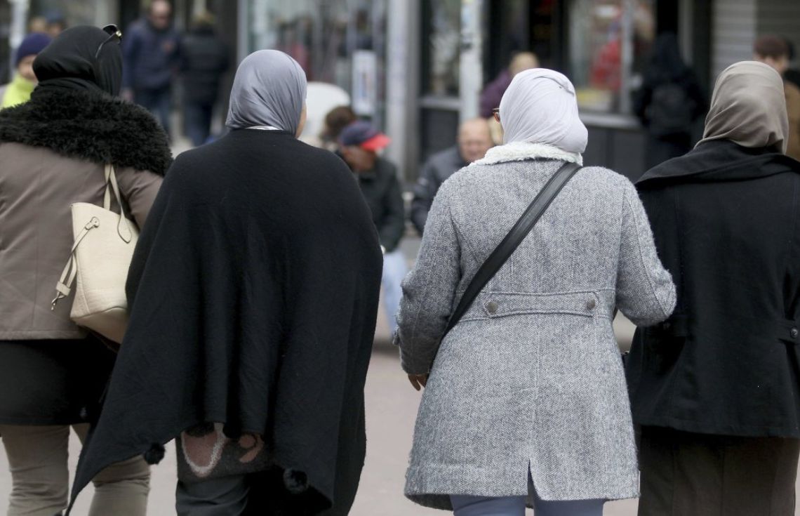 އޮސްޓްރިއާގައި ކުޑަކުދިން ބުރުގާ އެޅުން މަނާކުރަން އުޅޭ އުޅުމަކީ ގާނޫނުއަސާސީއާ ހިލާފު ކަމެއް ކަމަށް ބުނެފި