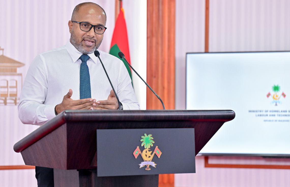 ދަނާލުގައި އަންހެނަކު ނިޔާވި މައްސަލަ: ފުލުހުންނަށް ގުޅިކަމަށް ބުނެ ފަތުރަނީ ދޮގު ވާހަކަތަކެއް - ވަޒީރު އިޙްސާން