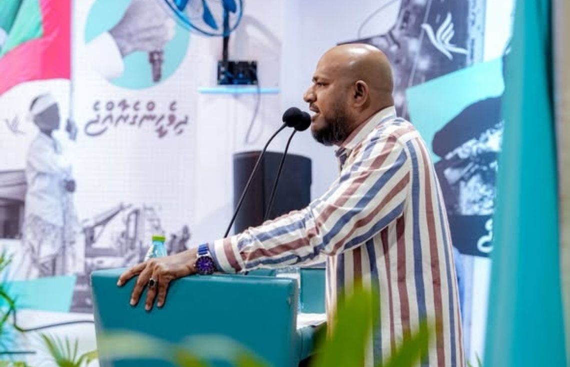 ރަށްރަށުގައި ބާރު ސްޕީޑުގައި މަސައްކަތް ނުފެށި އޮތީ ކުރީ ސަރުކާރުގެ ލޯނުތައް ދައްކަން ޖެހުމުން: ޝުޖާއު