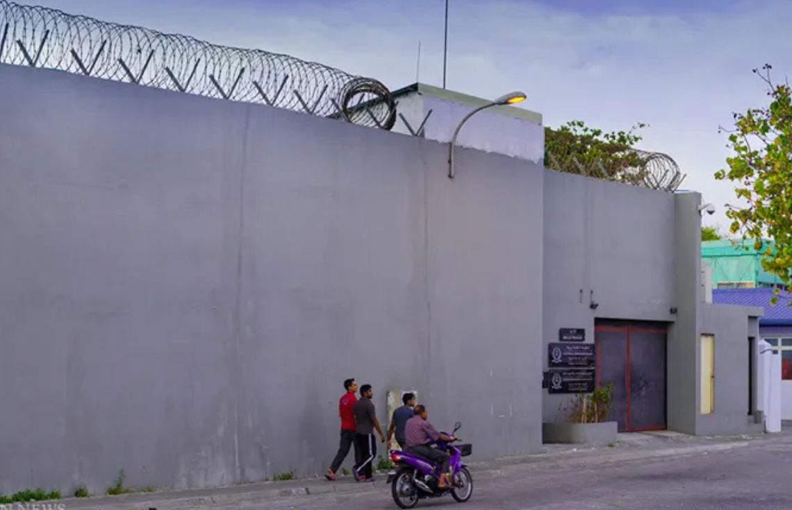 މާލެ ކަސްޓޯޑިއަލްގައި ބަންދުކޮށްފައި ހުރި މީހަކު ކުއްލި ގޮތަކަށް ނިޔާވެއްޖެ