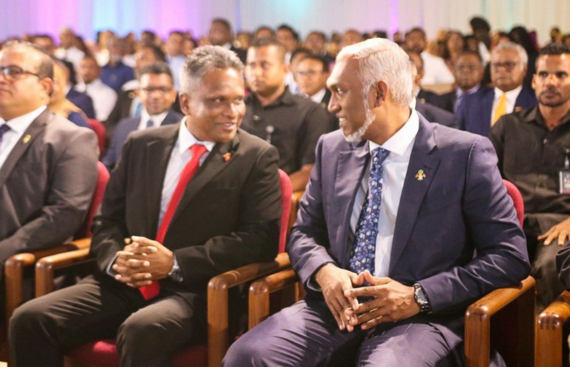 މޭޔަރު އާޒިމަށް ދިން ހަމަލާ ރައީސުލްޖުމްހޫރިއްޔާ ކުށްވެރިކުރައްވައިފި