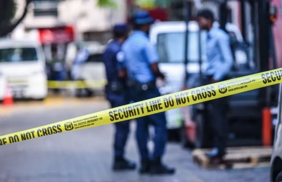 މަސްތުވާތަކެތީގެ މުޢާމަލާތަކާ ގުޅިގެން ހިންގި މާރާމާރީއެއްގައި ތޫނު އެއްޗަކުން ހަމަލާދީ މީހަކު ޒަޚަމްކޮށްލައިފި