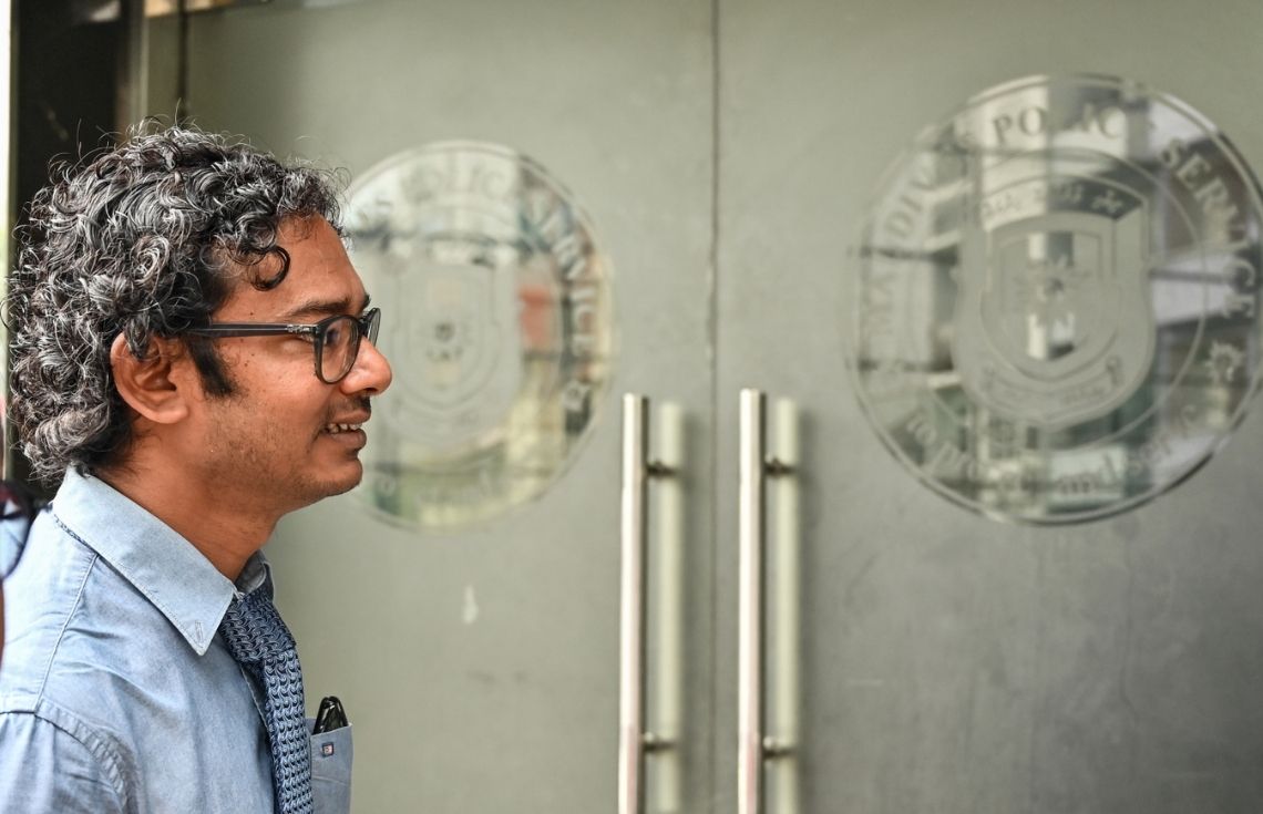 ރައީސް މުޢިއްޒުގެ އަބުރުފުޅަށް އަރައި 'އަދަދު' ނޫހުން ހަދައި އާންމުކުރި ވީޑިއޯގެ މައްސަލާގައި އެނޫހުގެ އެޑިޓަރު ފުލުހަށް ހާޒިރުކުރުމުން ހުރީ ހަނު