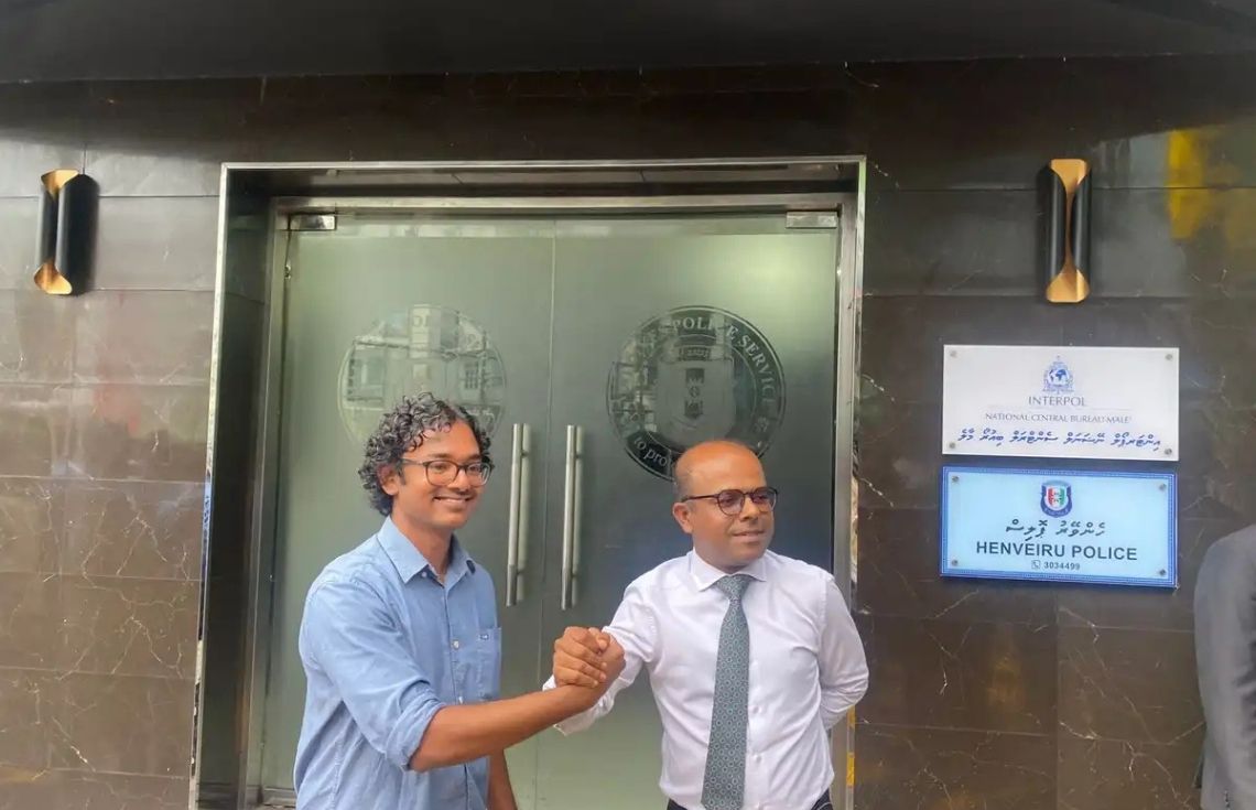 ޑޮކިއުމެންޓްރީއާ ގުޅިގެން ފިޔާޒް ފުލުހަށް ހާޒިރު ކުރުމުން ހަނުހުންނަވައިފި