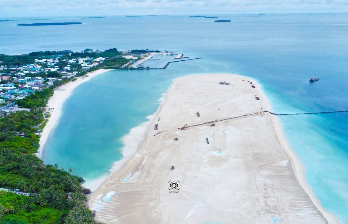 މިލަންދޫ އެއާޕޯޓުގެ ބިން ހިއްކުމުގެ 90 އިންސައްތަ ނިމިއްޖެ: މަސައްކަތް ކުރިއަށްދަނީ ބާރު ދުވެލީގައި