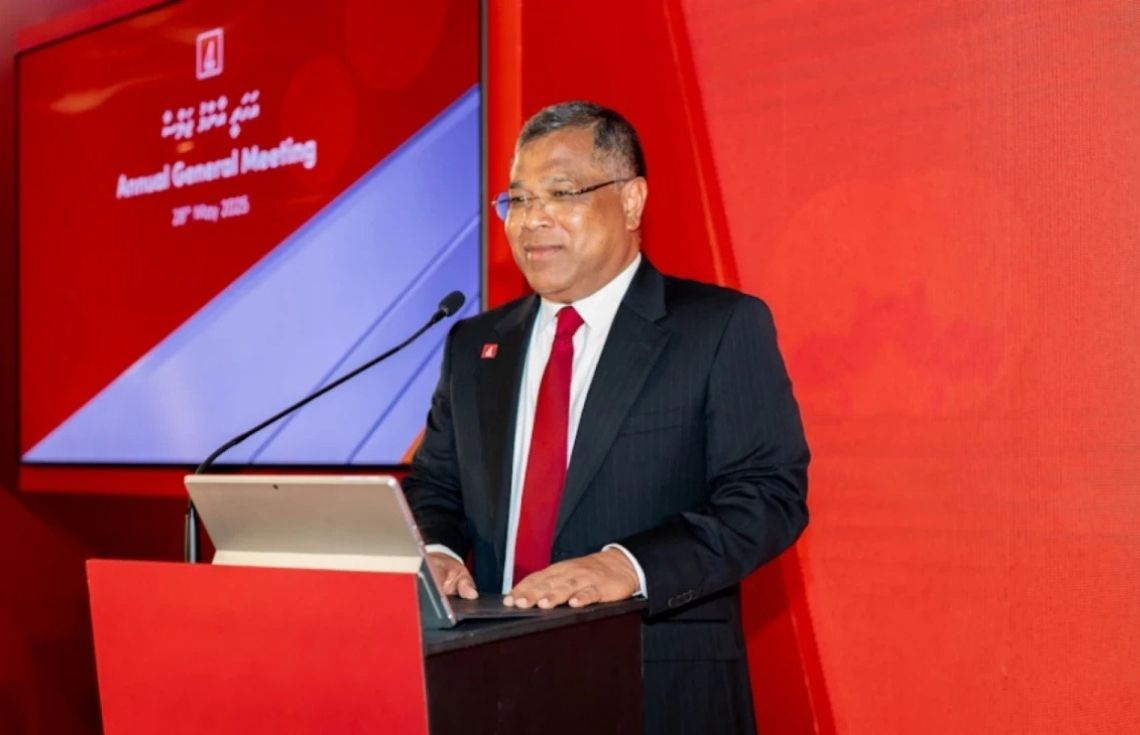 ރާއްޖެއިން ބޭރުގައި ކިޔަވާ ދަރިވަރުންނަށް ބޮޑު ލުޔެއް: 1200 ޑޮލަރުގެ ލިމިޓާއެކު "ސްޓޫޑެންޓް ކާޑު" ތަޢާރަފުކުރަނީ