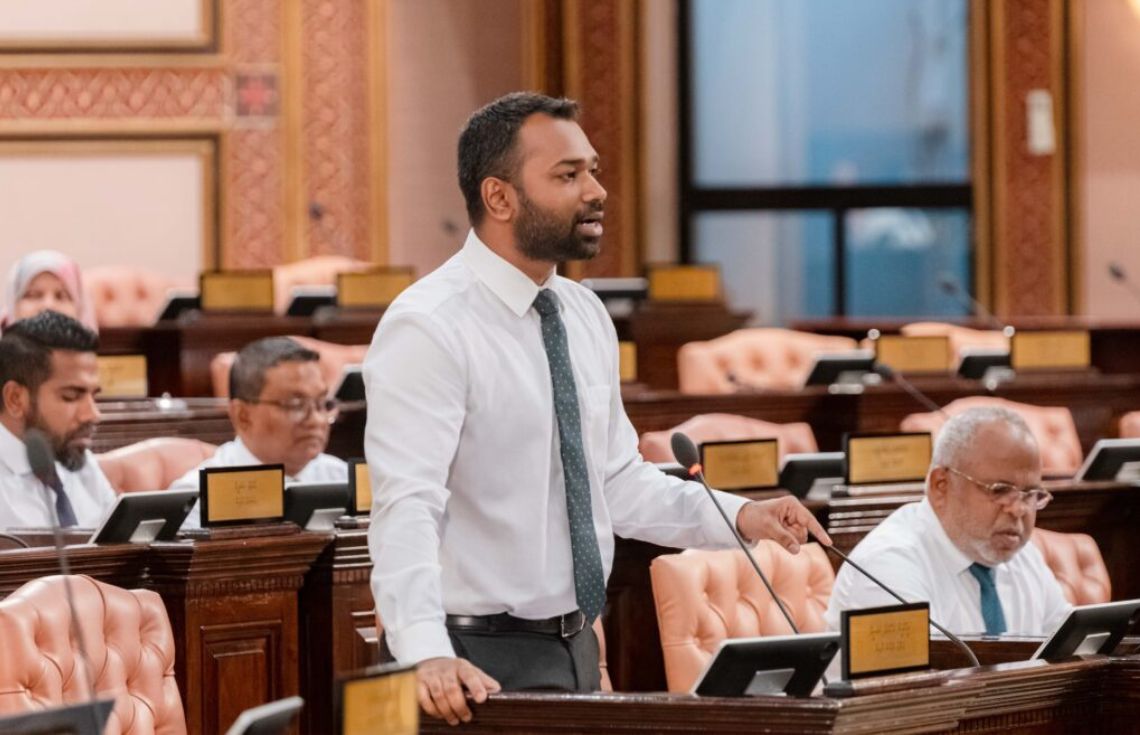 ފައްޔާޒުގެ މުސާރައަށް 4 މިލިއަން ހޭދަވި ގޮތް ހާމަކުރަން މީކާއިލް ގޮވާލައިފި