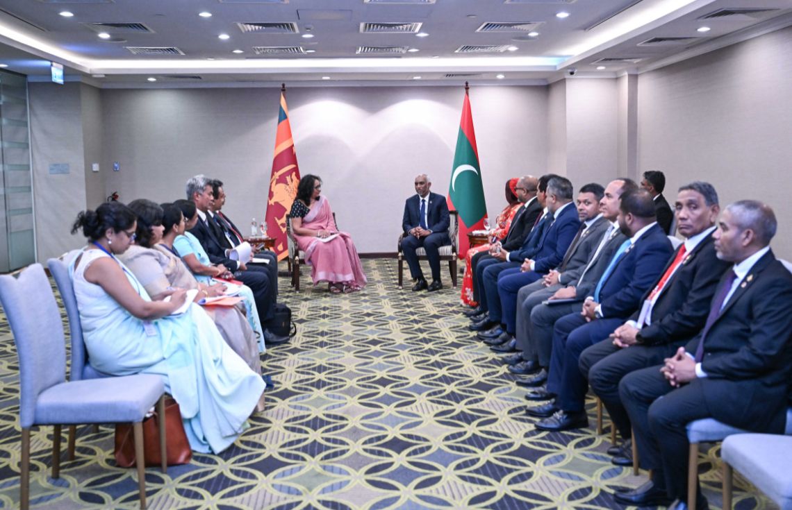 ލަންކާގެ ބޮޑުވަޒީރު، ރައީސްގެ އަރިހަށް އިޙްތިރާމްގެ ޒިޔާރަތެއް ކުރައްވައިފި