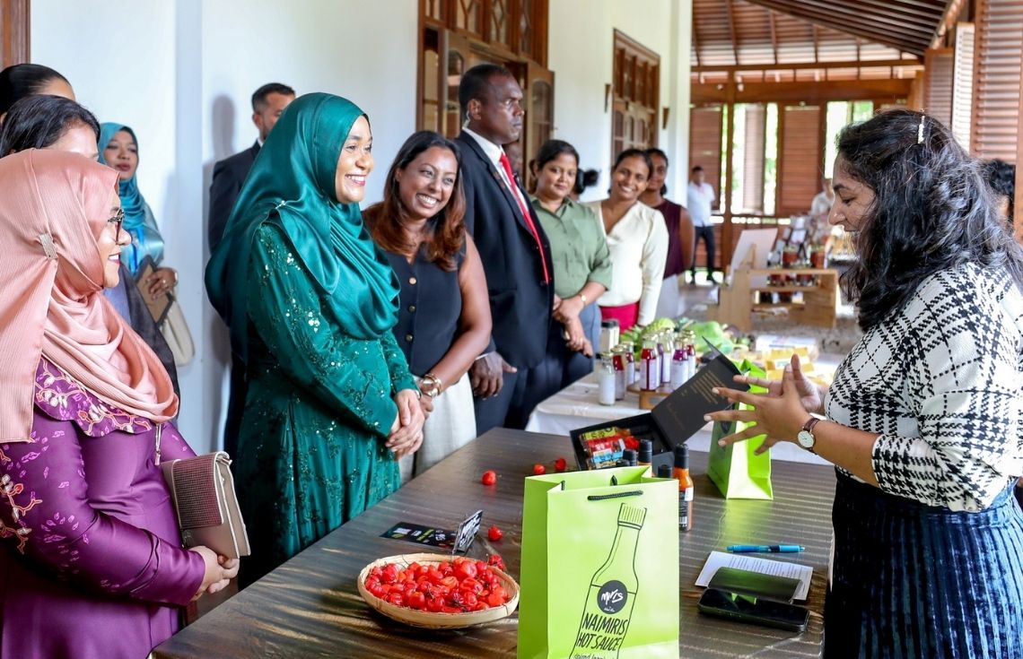 މެޑަމް ސާޖިދާ، ސްރީލަންކާގެ ގުޑް މާކެޓަށް ޒިޔާރަތްކުރައްވައިފި