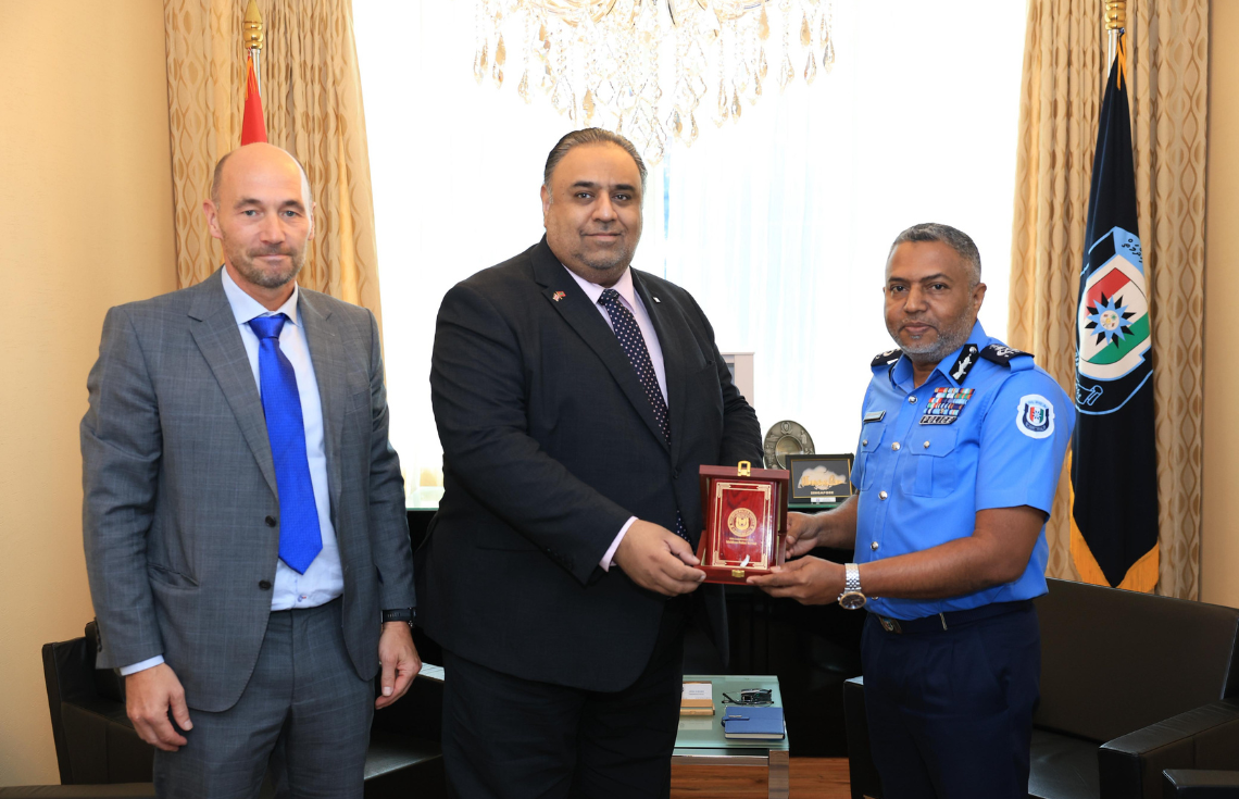 އިނގިރޭސި ޑެޕިއުޓީ ހައިކޮމިޝަނަރު ސީޕީގެ އަރިހަށް އިހުތިރާމްގެ ޒިޔާރަތެއް ކުރައްވައިފި