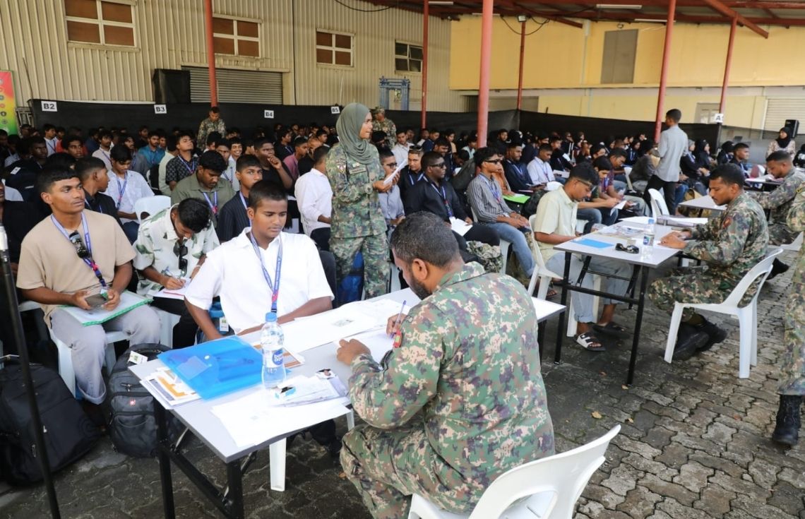ދިވެހި ވަޠަނީ ޚިދުމަތުގެ 3 ވަނަ ބުރުގެ ތަމްރީނަށް ޒުވާނުން މާފިލާފުއްޓަށް ފުރައިފި