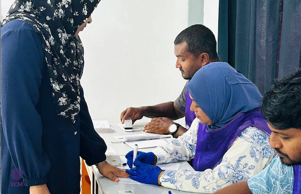 މީދޫ ކައުންސިލުގެ ރައީސް ހޮވުމަށް ބާއްވާ ދެވަނަ ބުރުގެ ވޯޓުލުން ފަށައިފި