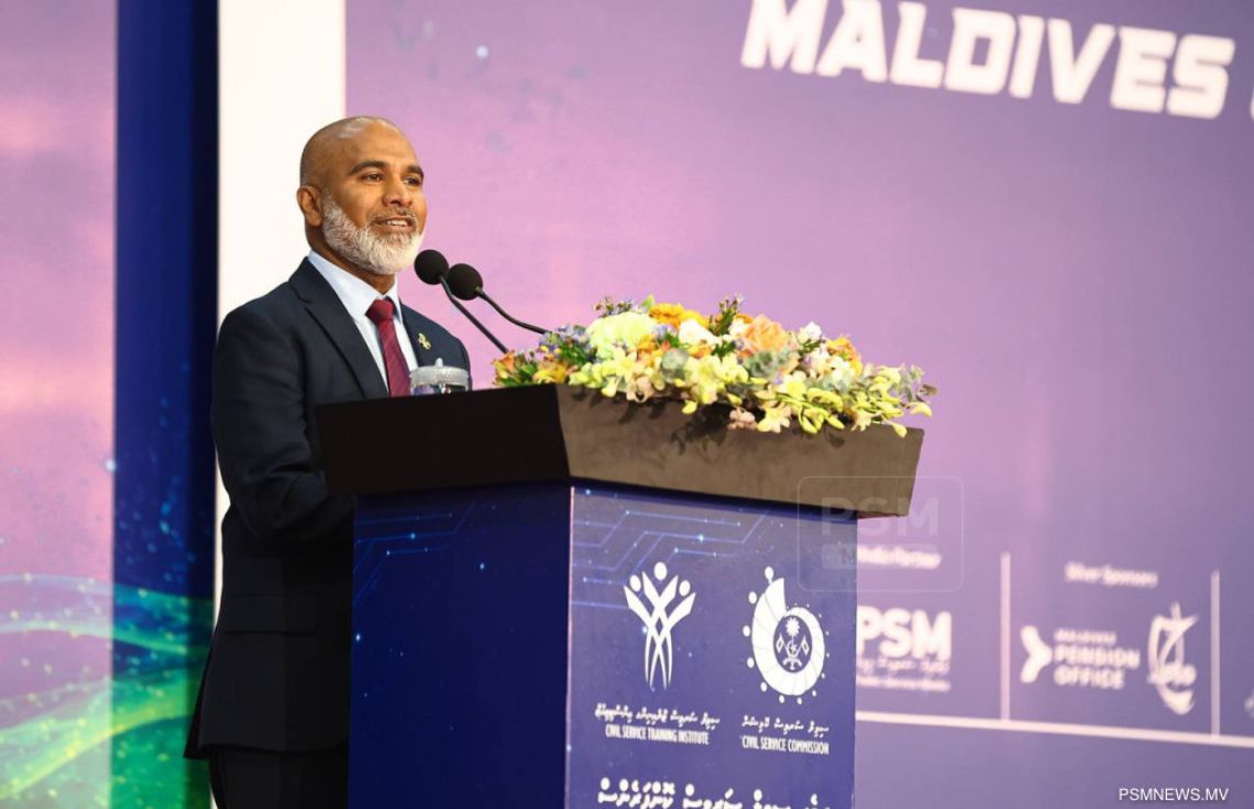 ކޮރަޕްޝަން ނައްތާލުމުގެ އެންމެ ބޮޑޫ ދައުރެއް އަދާކުރެވޭނީ ސިވިލް ސާވެންޓުންނަށް:  ޑރ. ޝަފީޢު