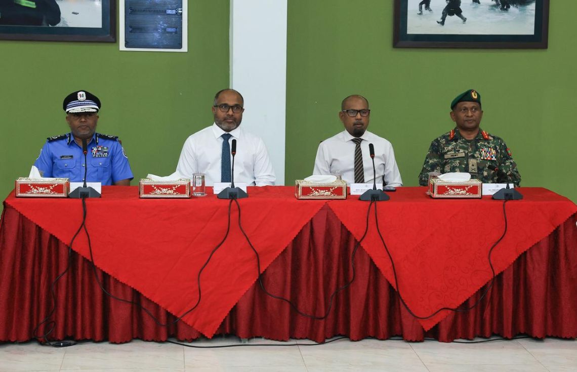 ރައީސުލްޖުމްހޫރިއްޔާ ޑައިވިންގ އޮޕަރޭޝަންގައި ބައިވެރިވި ސިފައިންނާއި ފުލުހުންގެ އަގު ވަޒަންކުރައްވައިފި