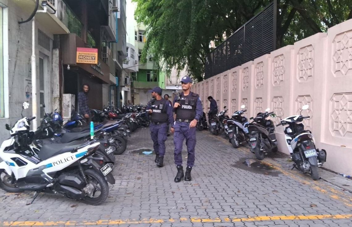 މިދިޔަ ހަފްތާގައި ފުލުހުން 15،700 އަށްވުރެ ގިނަ ލޮކޭޝަން ޗެކަޕް ހިންގައިފި