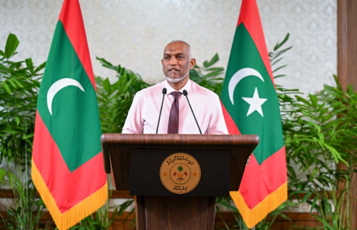 މުޖުތަމައުގެ ކުރިއެރުމާއި ދެމެހެއްޓެނިވި ތަރައްގީއަށް ދައުލަތުގެ މުވައްޒަފުން ކުރަނީ އިހުލާސްތެރި މަސައްކަތެއް: ރައީސް