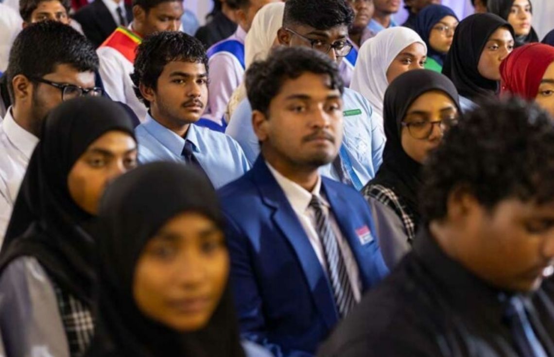ދަރިވަރުންގެ ވިސާ ފީ ދެއްކުމަށް ބީއެމްއެލް އިން ކާޑު ލިމިޓް ދެނީ