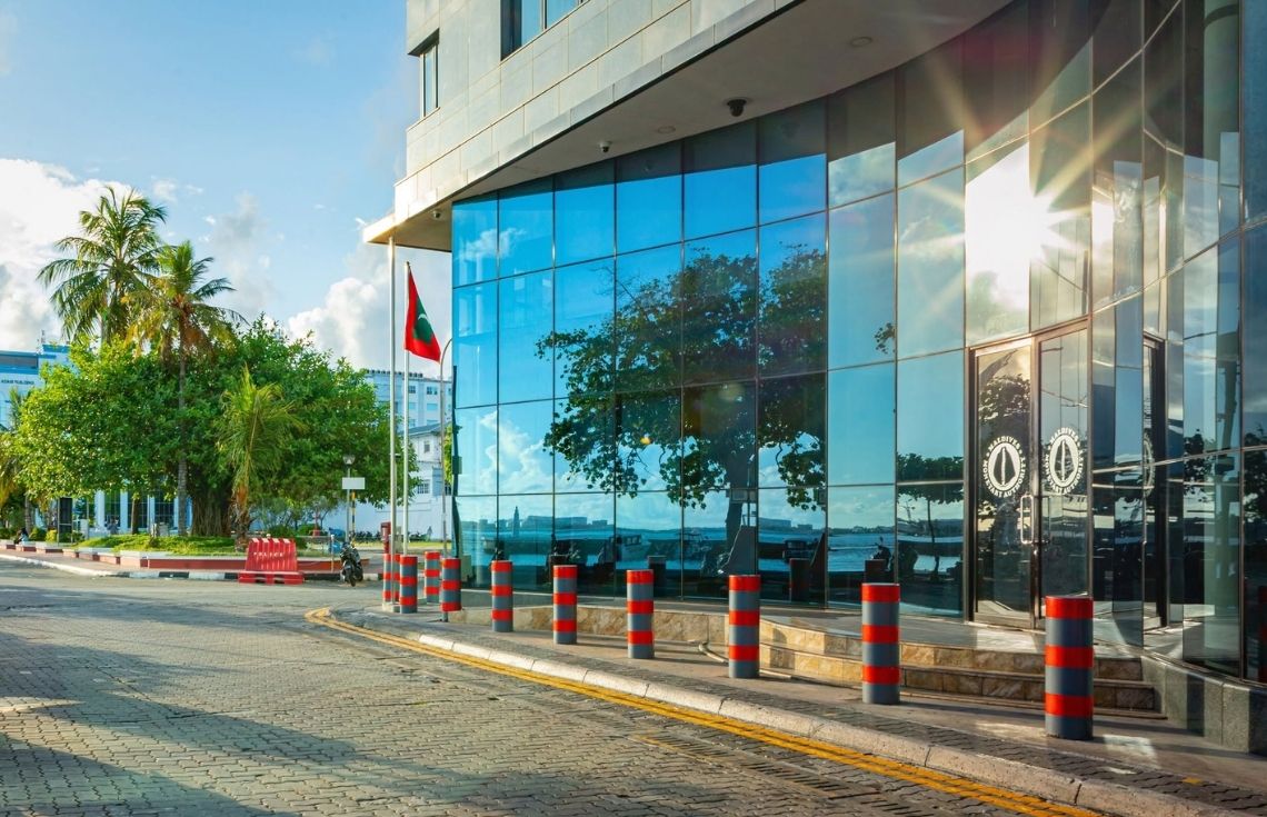 އޮފް-ސީޒަނާ ދިމާކޮށް ބޭންކުތަކަށް ދޫކުރާ ޑޮލަރު %25 އިތުރުކޮށްފި