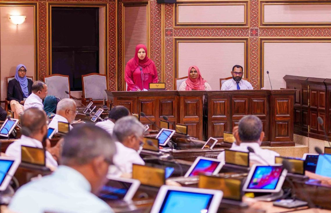 މާލޭ ހުކުރު މިސްކިތުގެ މުންނާރު ބެލެހެއްޓުމުގައި ބޮޑެތި ގޮންޖެހުންތަކެއް އެބަހުރި - މިނިސްޓަރު ހީނާ
