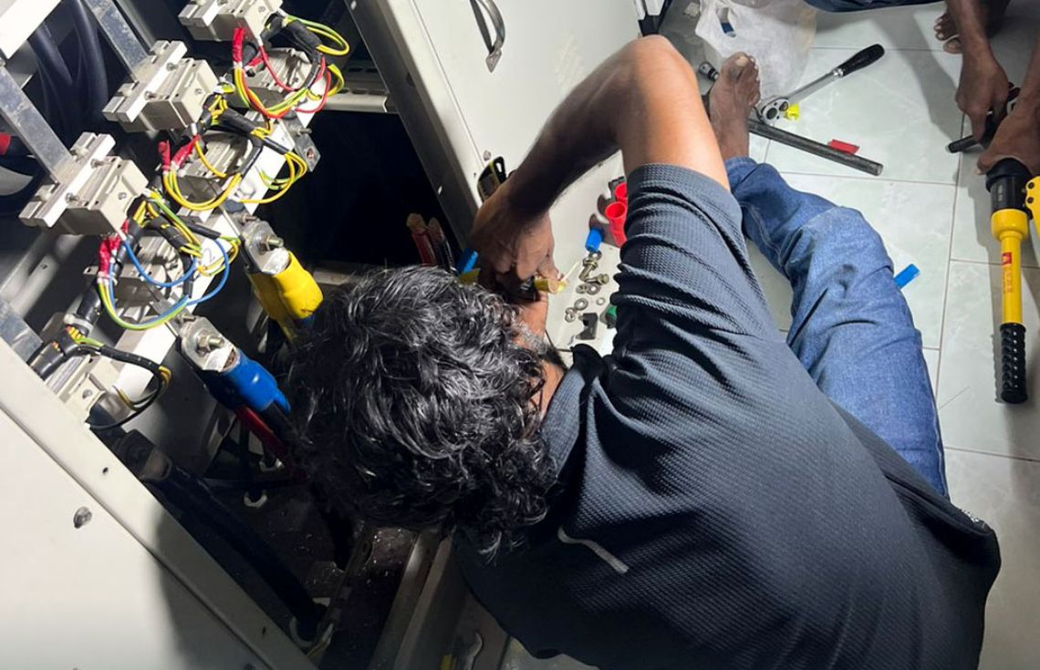 ނޭކުރެންދޫގެ ކަރަންޓުގެ ޚިދުމަތް ހަރުދަނާކުރުމަށް ޖެންސެޓް ކޭބަލްތައް އާކުރަން ފަށައިފި
