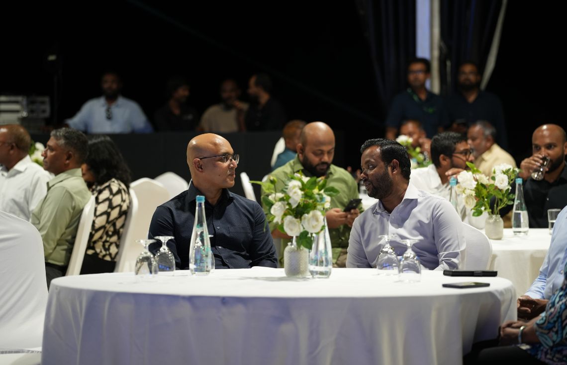 ހިޔާ ޓަވަރުތަކުގައި ލިފްޓު ހަރުކުރުމުގެ މަސައްކަތް ރަސްމީކޮށް ނިންމާލައިފި